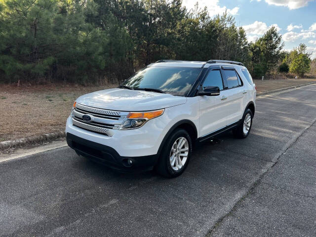 2015 Ford Explorer - $11,950
