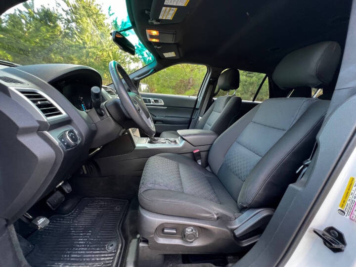 2015 Ford Explorer - $11,950