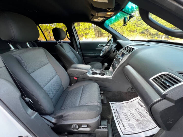 2015 Ford Explorer - $11,950