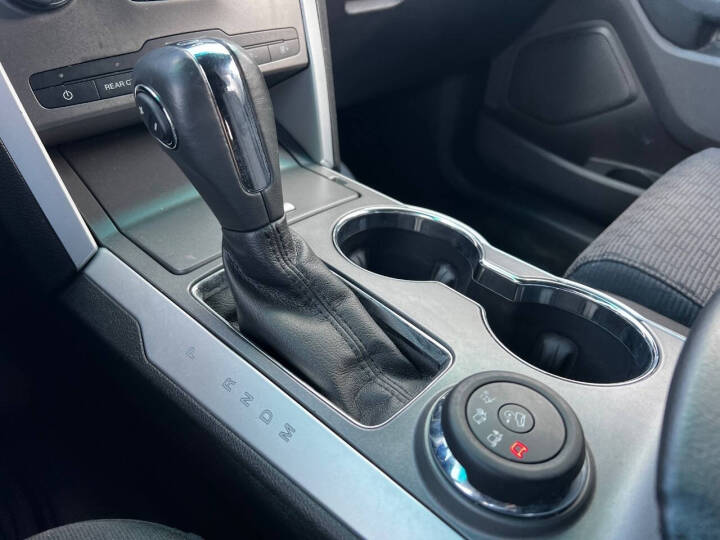 2015 Ford Explorer - $11,950