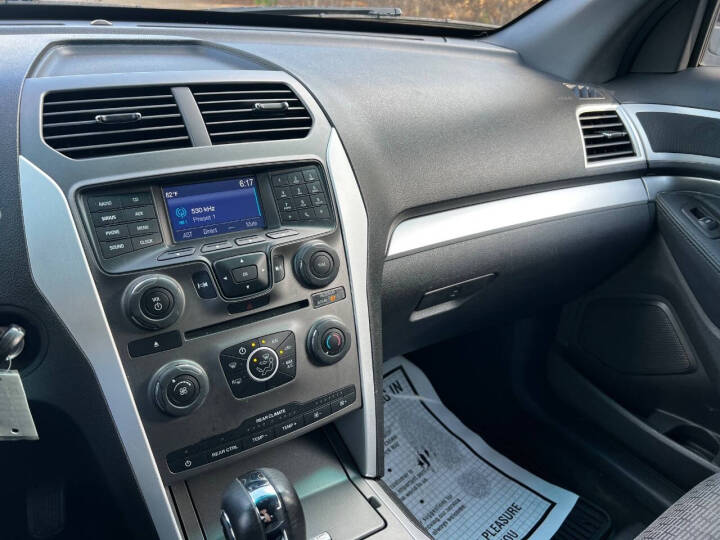 2015 Ford Explorer - $11,950