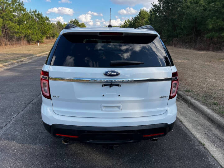 2015 Ford Explorer - $11,950