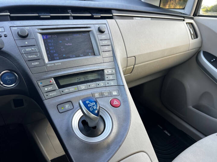 2013 Toyota Prius - $10,950