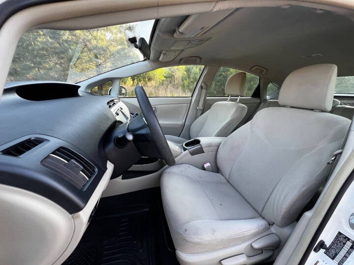 2013 Toyota Prius - $10,950