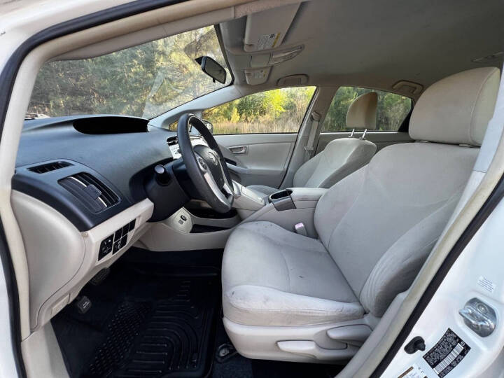 2013 Toyota Prius - $10,950