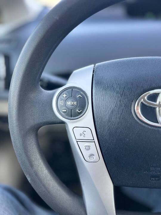 2013 Toyota Prius - $10,950