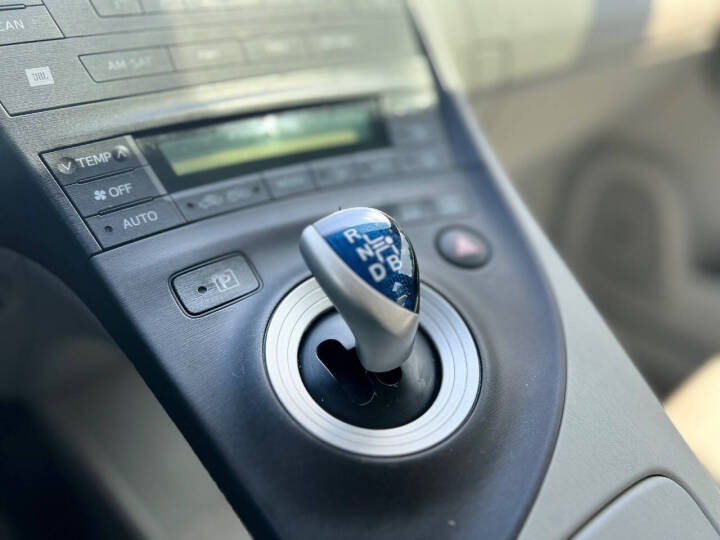 2011 Toyota Prius - $8,750