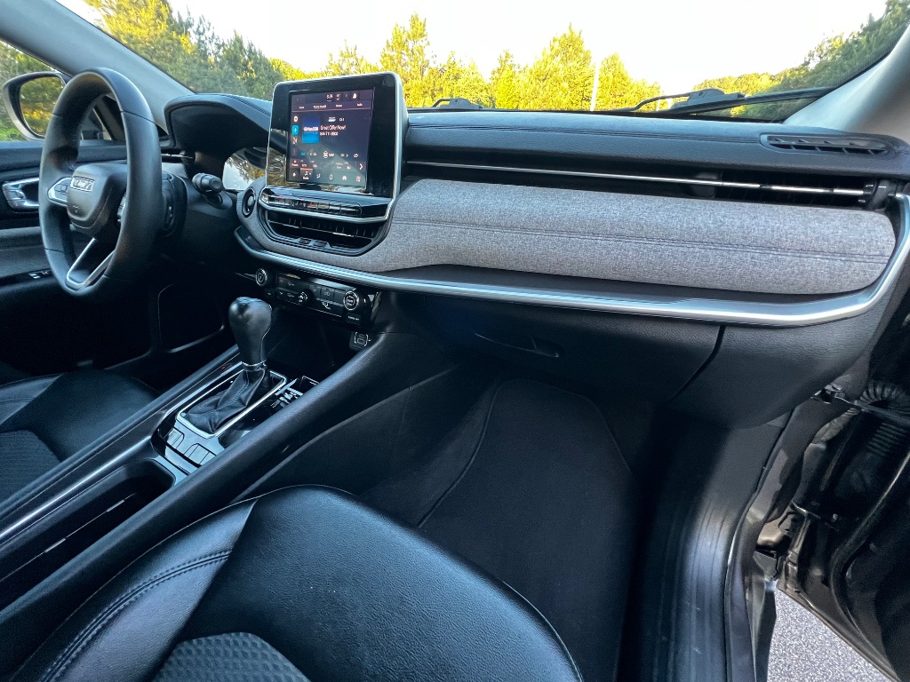 2022 Jeep Compass - $12,950
