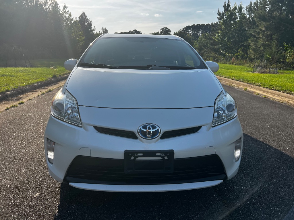2015 Toyota Prius - $10,500