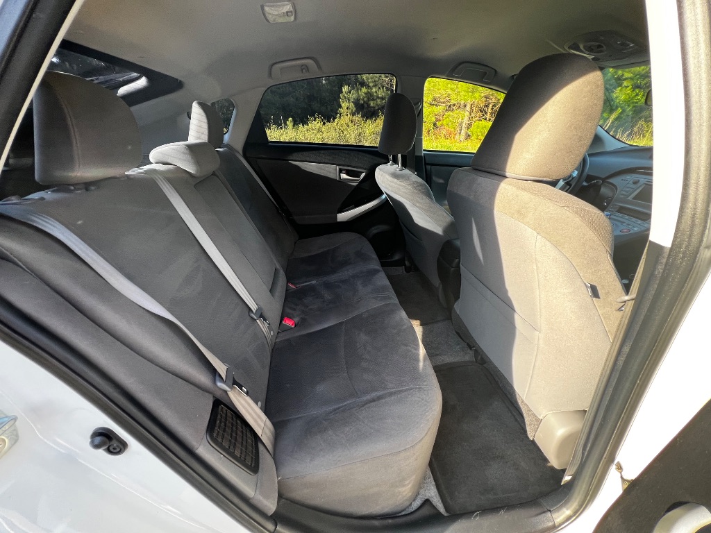 2015 Toyota Prius - $10,500