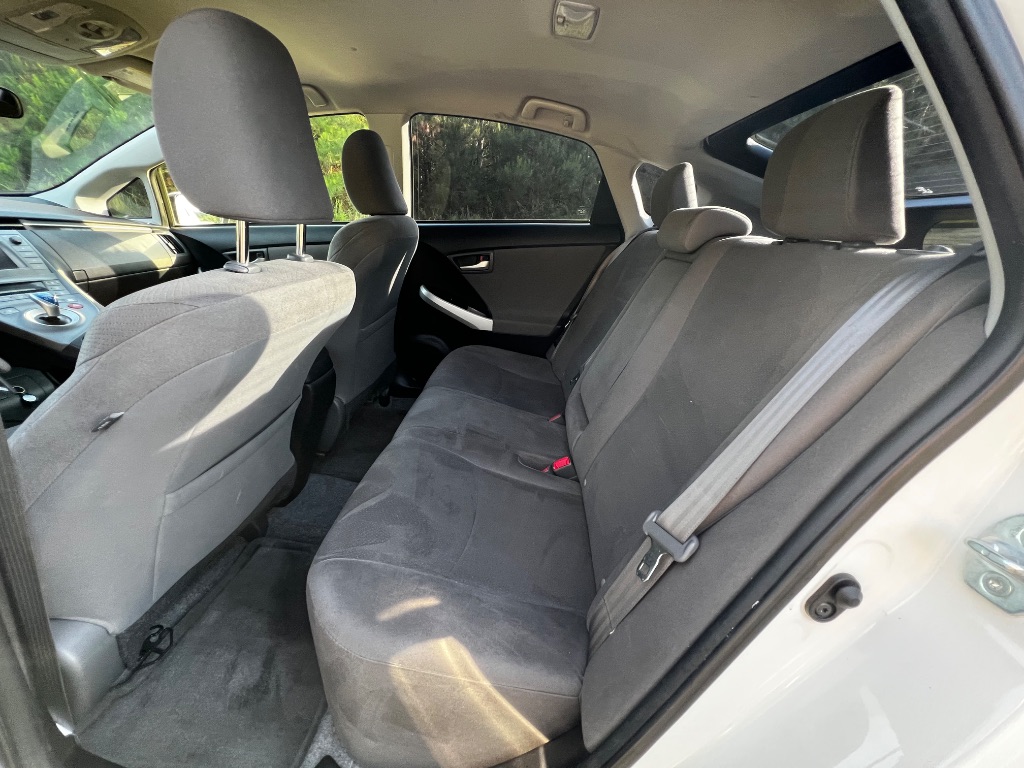 2015 Toyota Prius - $10,500