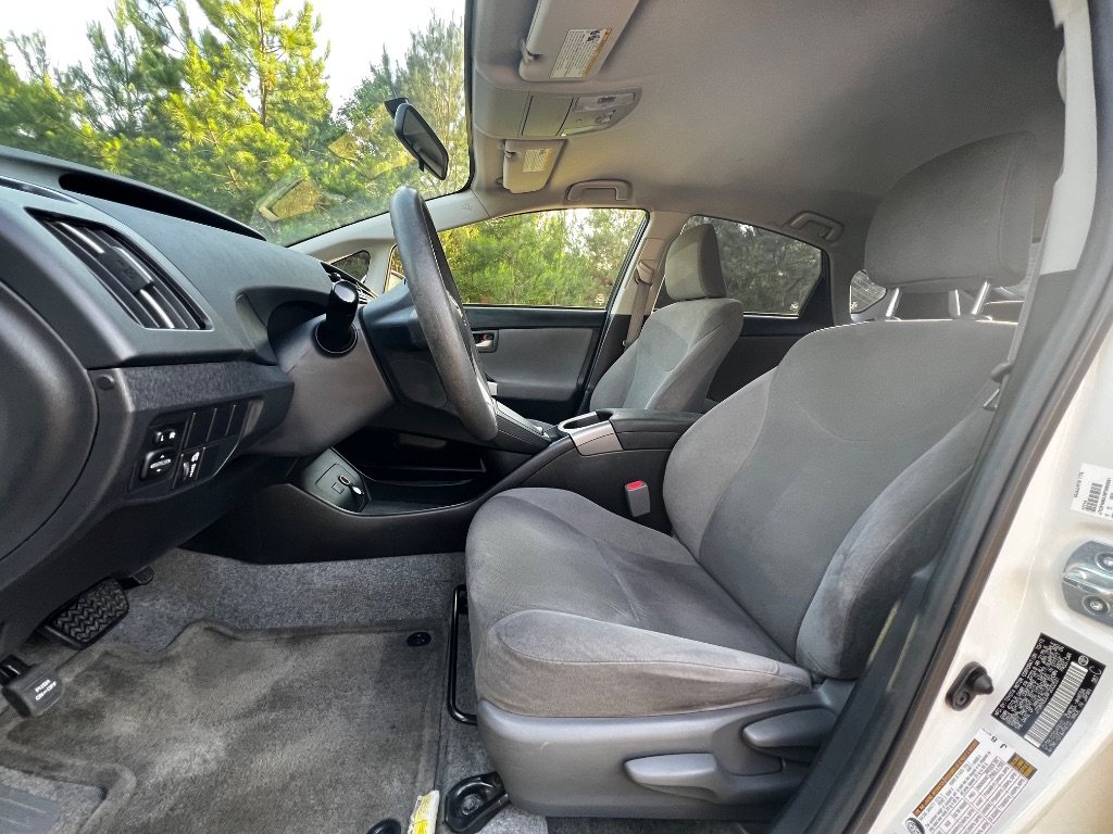 2015 Toyota Prius - $10,500