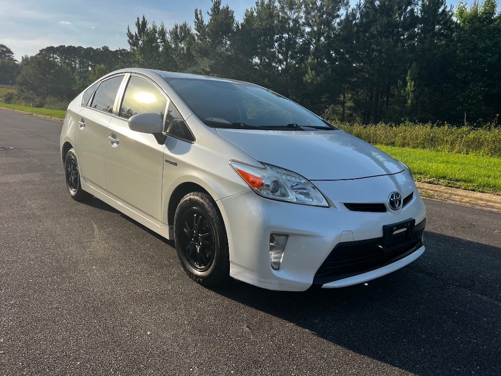 2015 Toyota Prius - $10,500