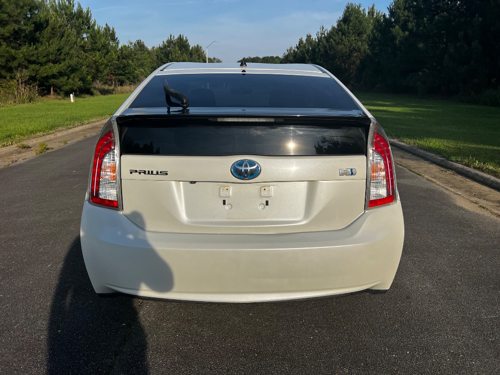 2015 Toyota Prius - $10,500