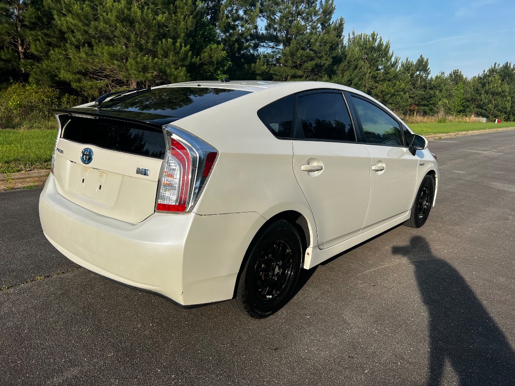 2015 Toyota Prius - $10,500