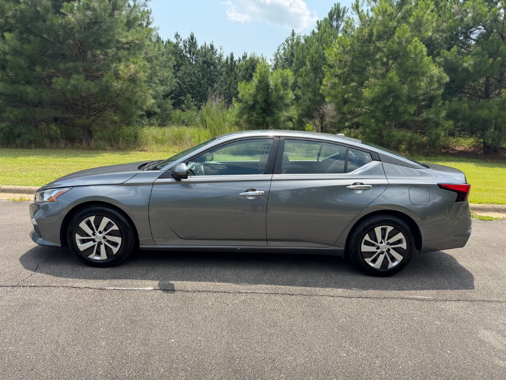 2020 Nissan Altima - $10,950
