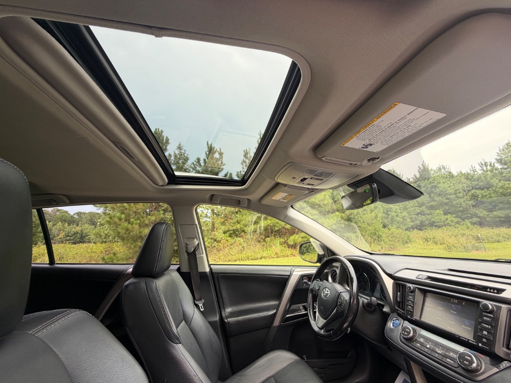 2018 Toyota RAV4 - $14,950