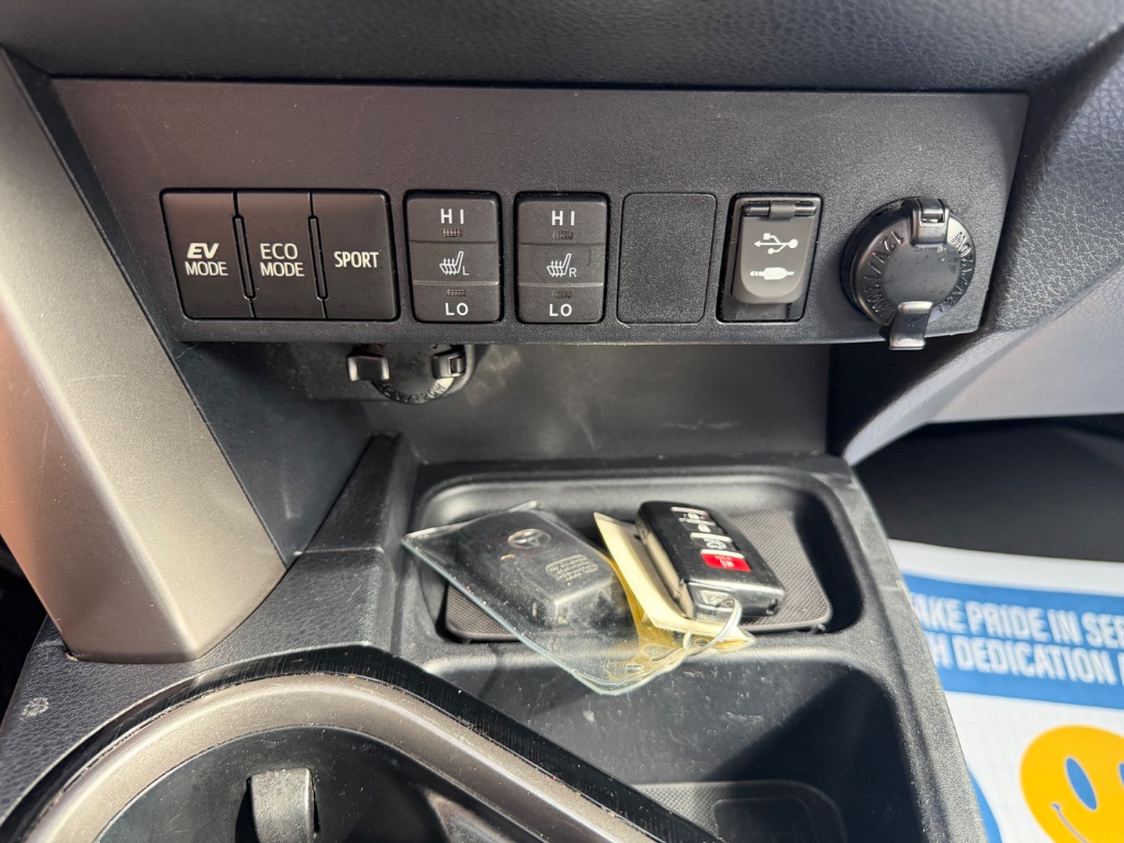 2018 Toyota RAV4 - $14,950