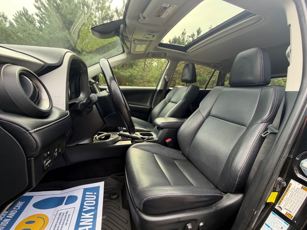 2018 Toyota RAV4 - $14,950