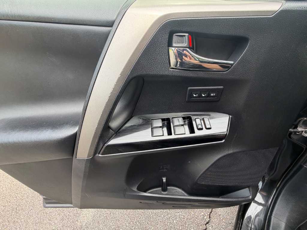 2018 Toyota RAV4 - $14,950
