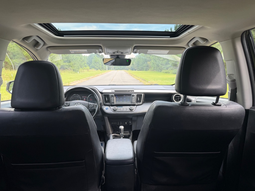 2018 Toyota RAV4 - $14,950