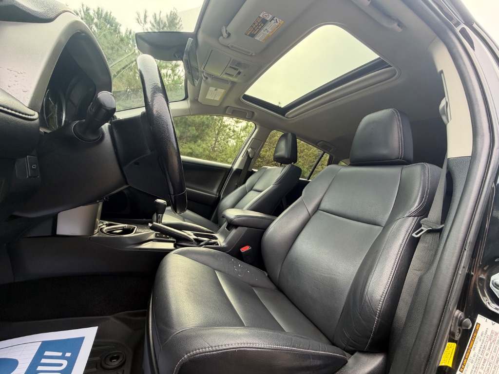 2018 Toyota RAV4 - $14,950