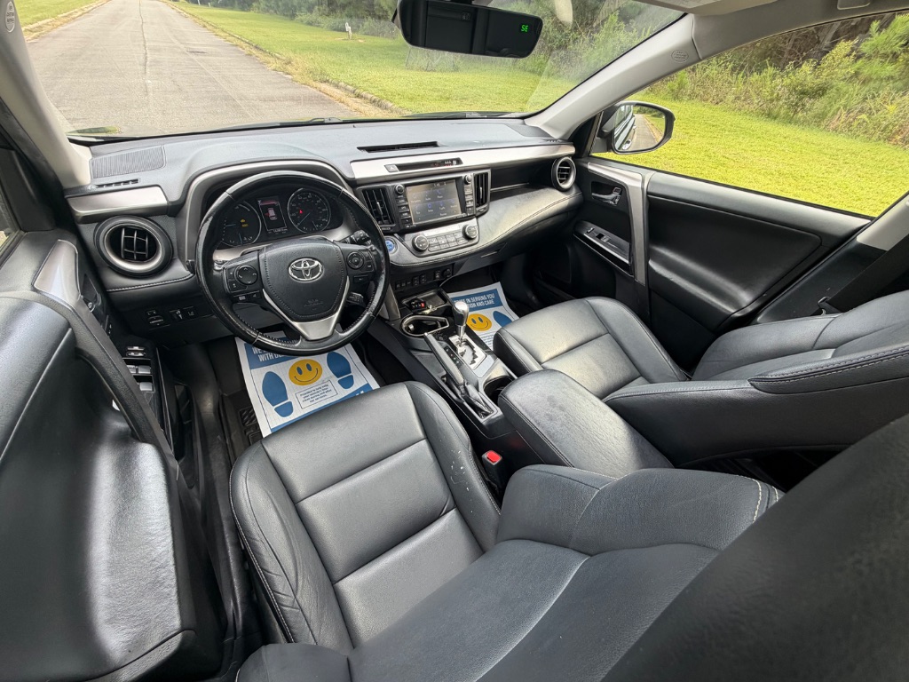 2018 Toyota RAV4 - $14,950