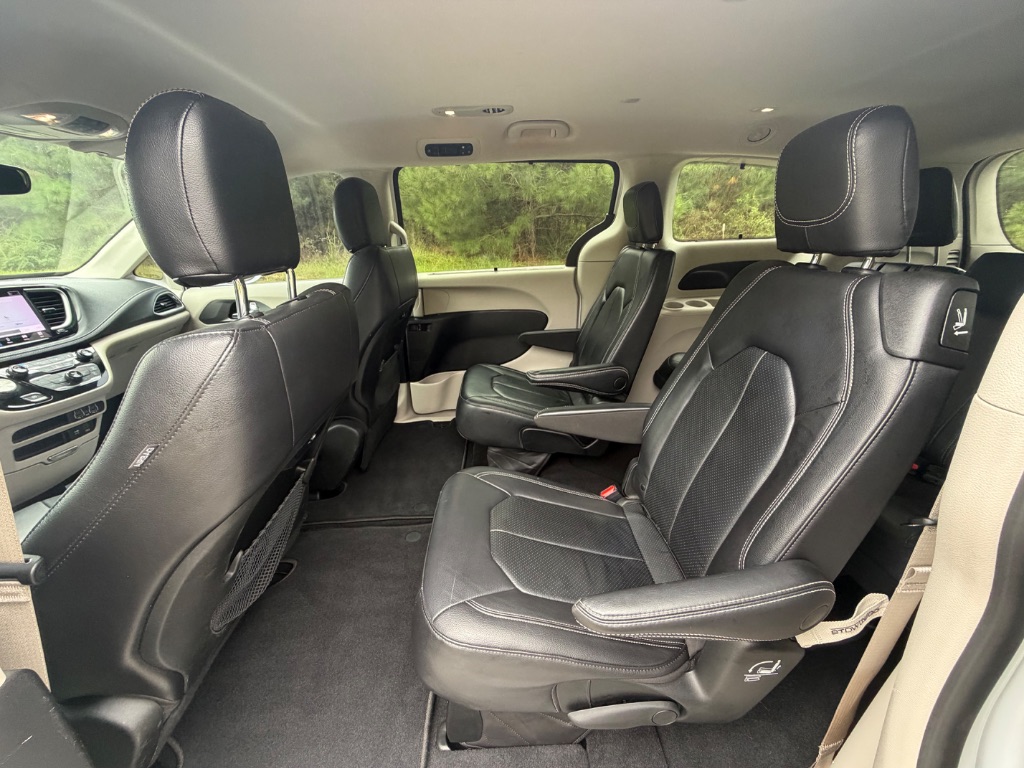 2022 Chrysler Pacifica - $14,550