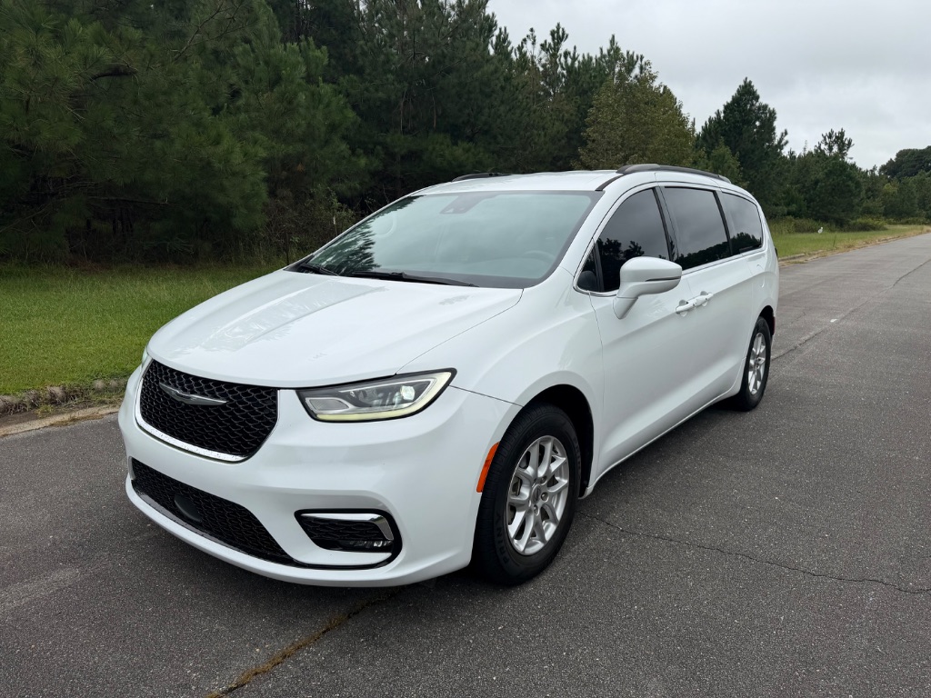 2022 Chrysler Pacifica - $14,550