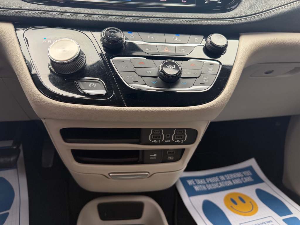 2022 Chrysler Pacifica - $14,550