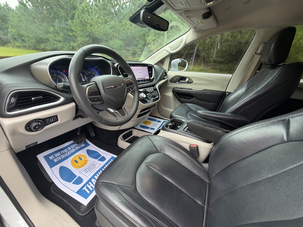 2022 Chrysler Pacifica - $14,550