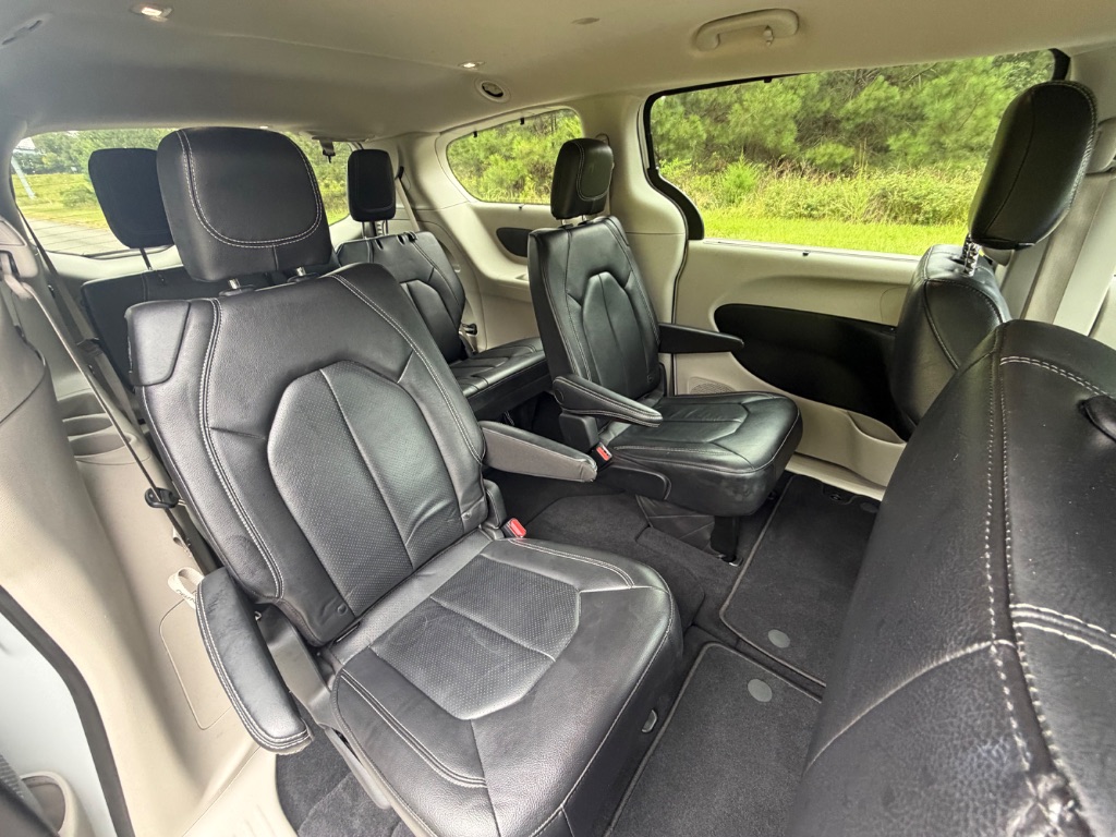 2022 Chrysler Pacifica - $14,550
