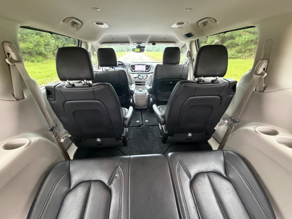 2022 Chrysler Pacifica - $14,550