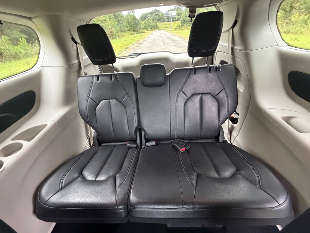 2022 Chrysler Pacifica - $14,550
