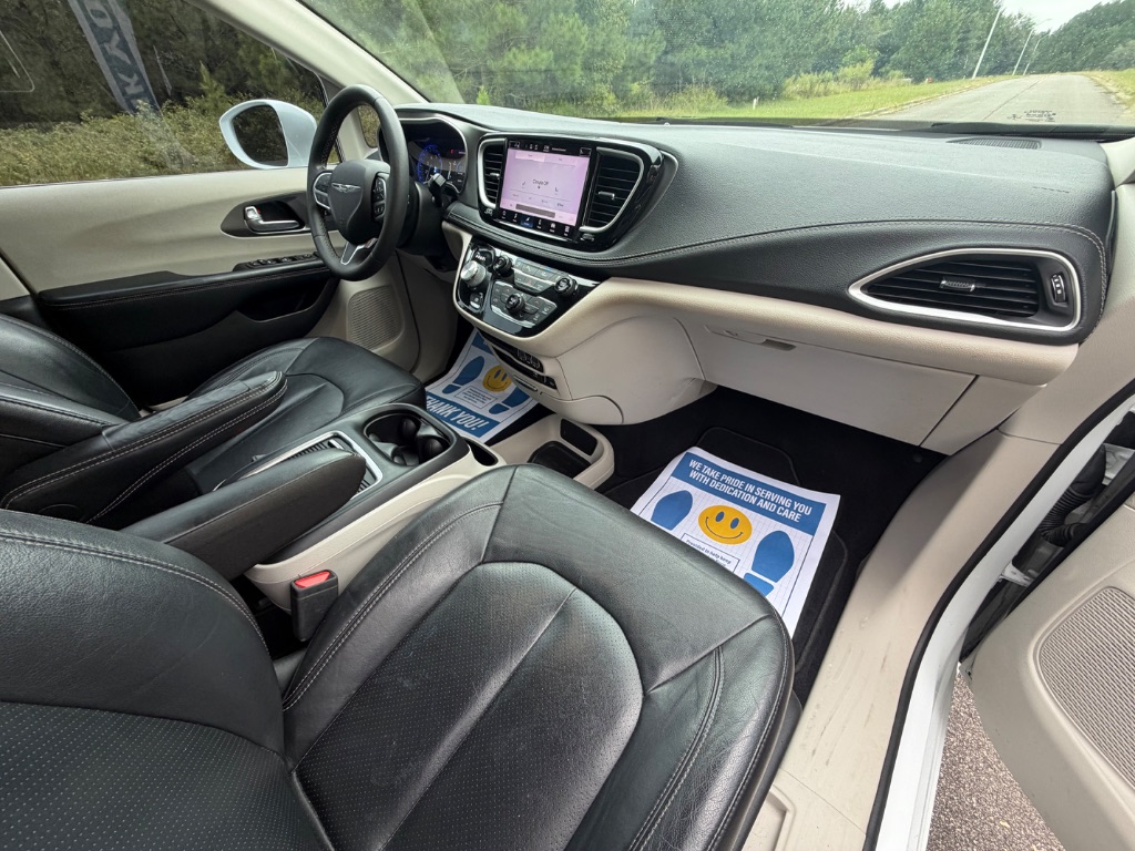 2022 Chrysler Pacifica - $14,550