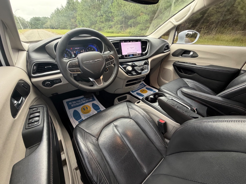 2022 Chrysler Pacifica - $14,550
