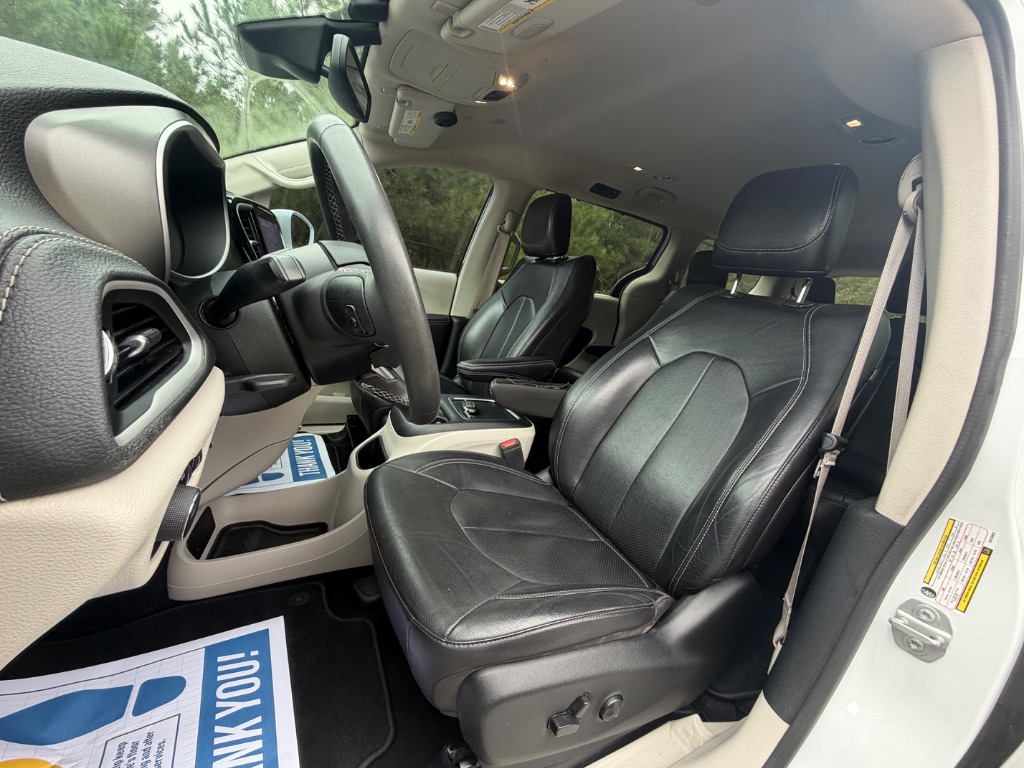 2022 Chrysler Pacifica - $14,550