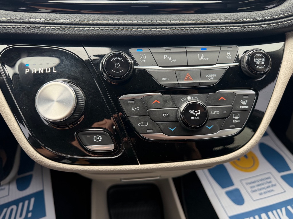 2022 Chrysler Pacifica - $14,550