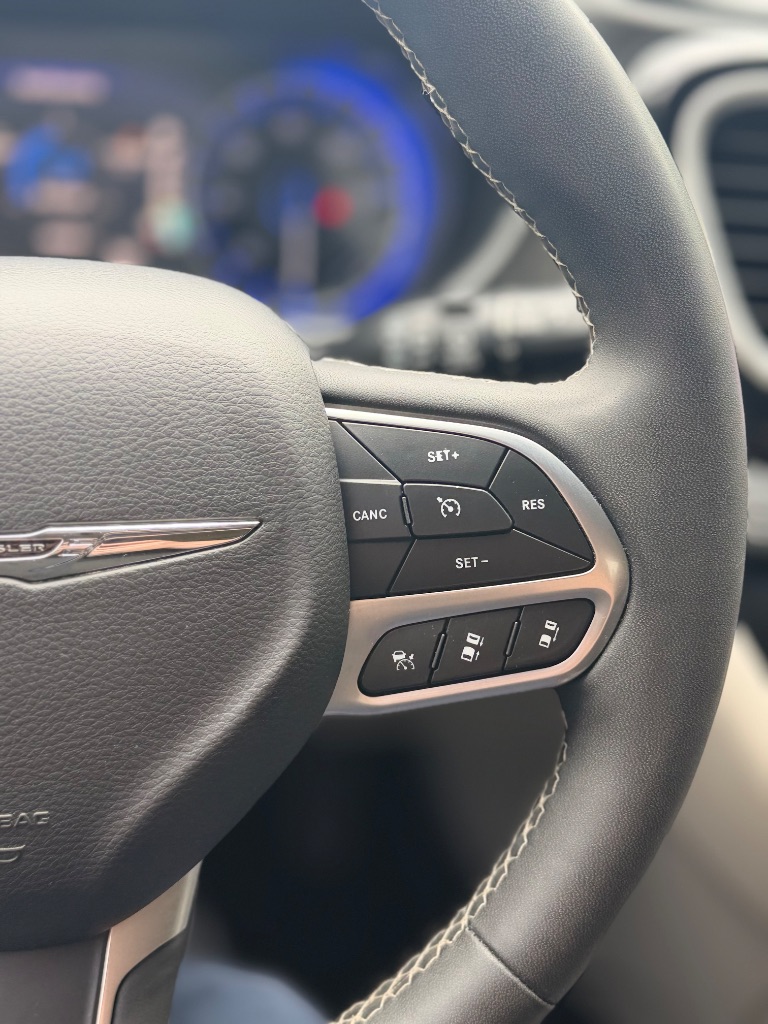 2022 Chrysler Pacifica - $14,550