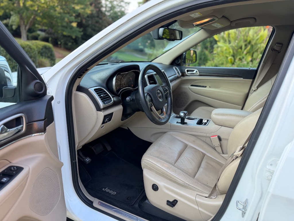 2014 Jeep Cherokee - $13,000