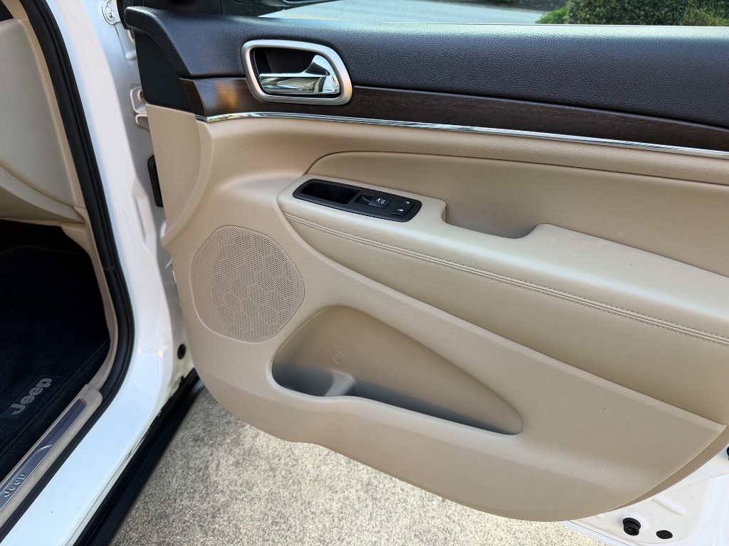 2014 Jeep Cherokee - $13,000
