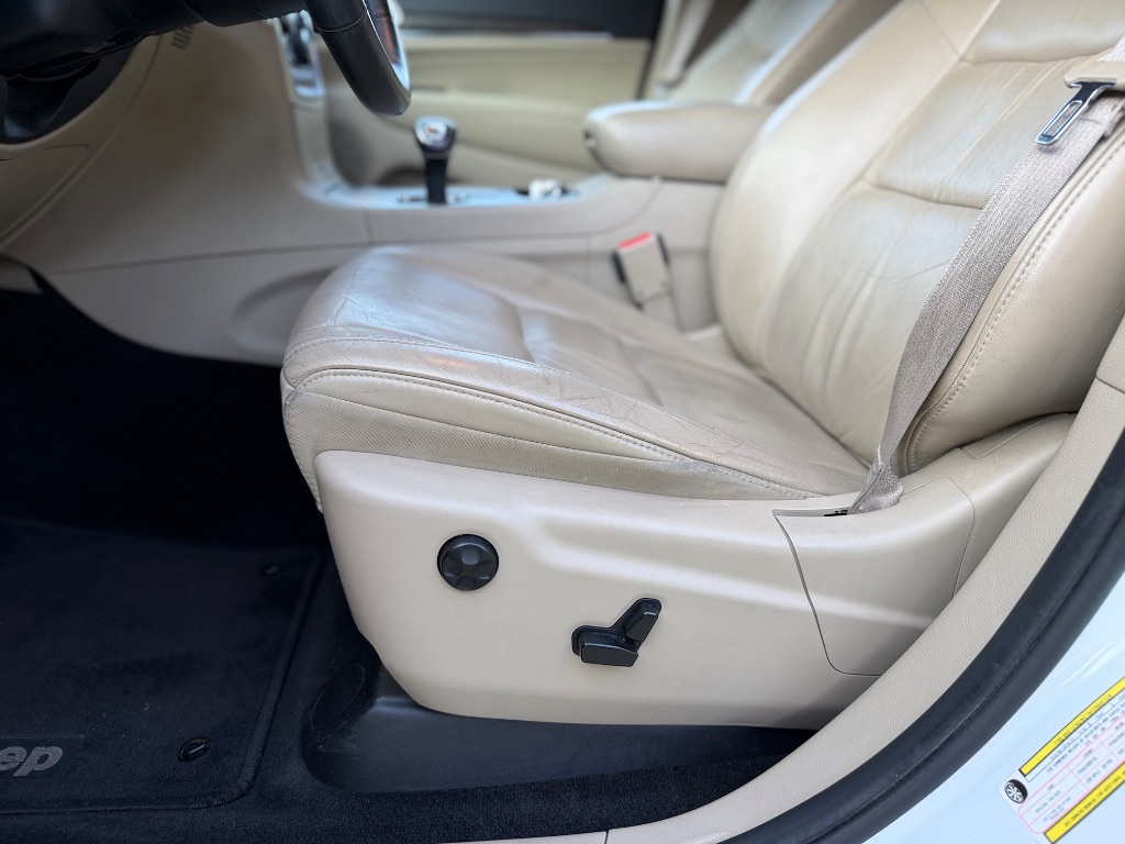 2014 Jeep Cherokee - $13,000
