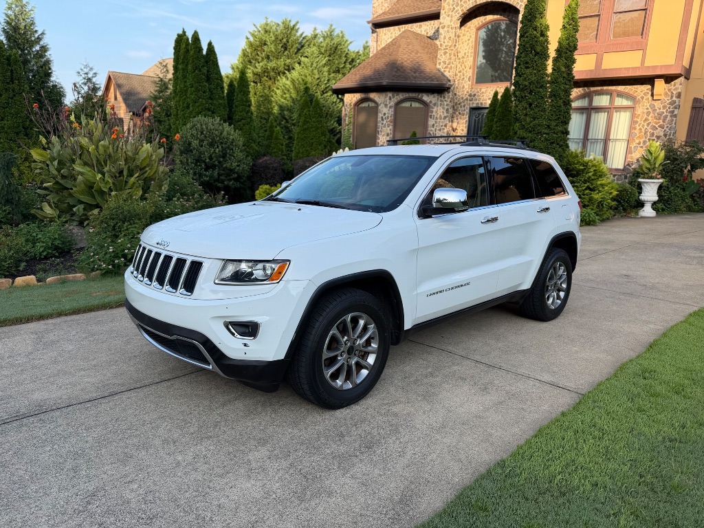 2014 Jeep Cherokee - $13,000