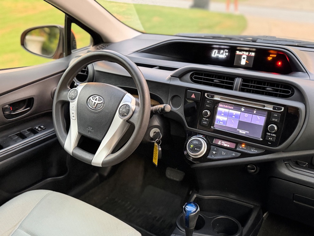 2016 Toyota Prius - $12,500