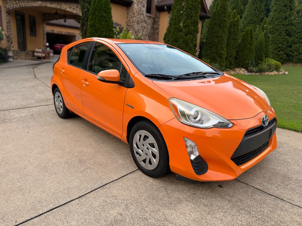 2016 Toyota Prius - $12,500