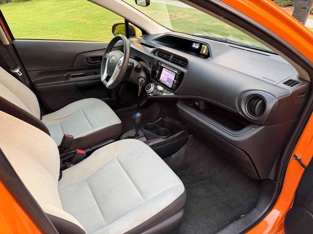 2016 Toyota Prius - $12,500