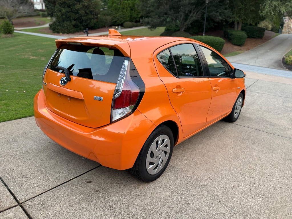 2016 Toyota Prius - $12,500