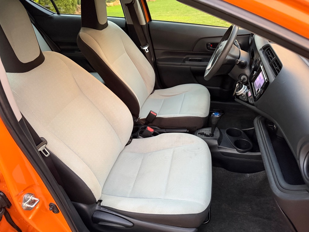 2016 Toyota Prius - $12,500