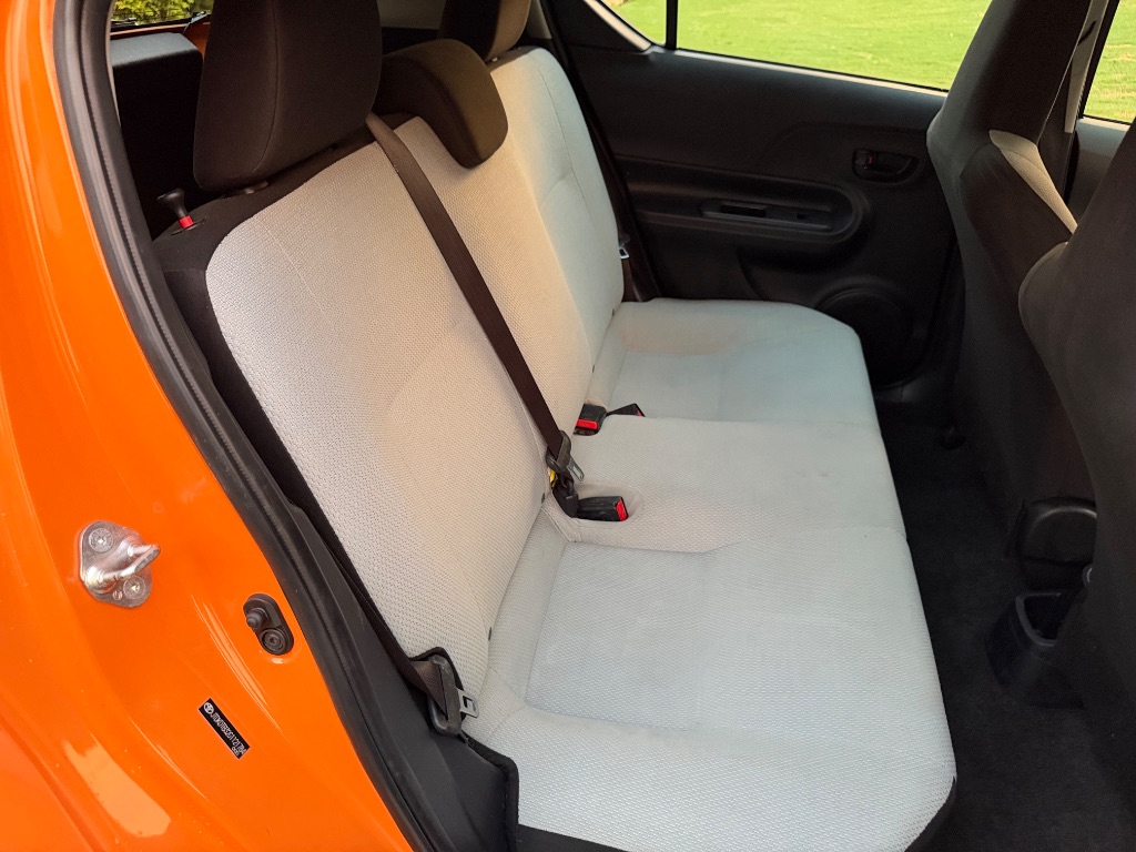 2016 Toyota Prius - $12,500