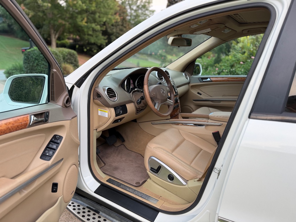 2009 Mercedes-Benz M-Class - $9,000
